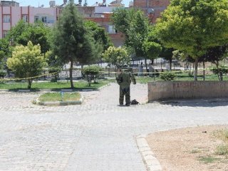 Şüpheli çantanın içinden ayakkabı çıktı