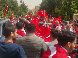 Mardin'de "Şehitler ölmez" sloganı!