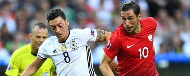 Almanya'da Mesut Özil krizi