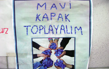 Miniklerin topladığı mavi kapaklar yüz güldürdü
