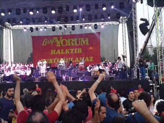 Grup Yorum konserinde teröre övgü