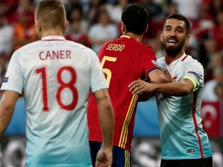 Fransa'da Arda Turan'a büyük tepki!
