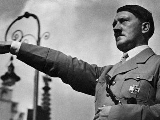 Hitler’in ceketine servet ödedi!