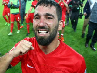 Arda Turan'ın evine saldırı