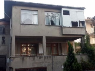 Boğazı kesilmiş halde bulundu