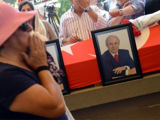 Yaşar Nuri Öztürk son yolculuğuna uğurlandı