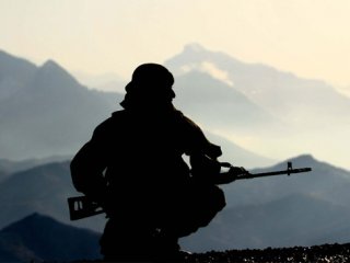 Askeri araca hain saldırı