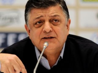 Terim'in kellesi isteniyor