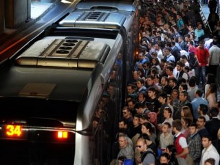 İstanbul'da Metrobüs sapığı aranıyor