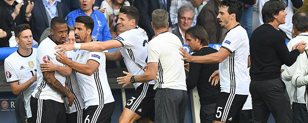 Almanya'da yeni kaptan Neuer oldu