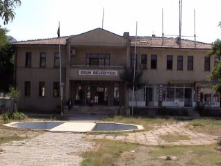 Terör destekçisi belediye başkanı görevden alındı