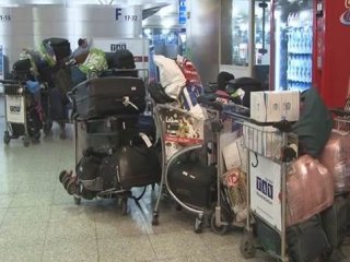 Saldırı sonrası valizler sahipsiz kaldı