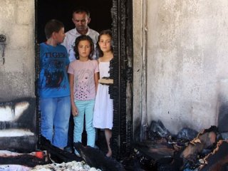 Şarj aleti evi kül etti
