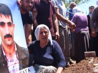 HDP'li vekiller terörist cenazesine katıldı