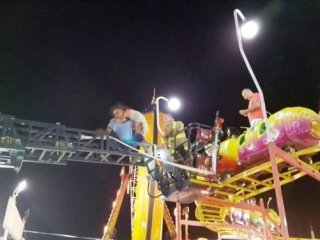 Lunaparkta çocuklar trende mahsur kaldı!