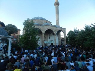 Kosova’da bayram coşkusu sokaklara taştı