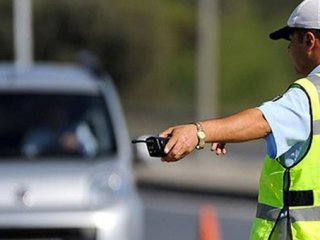 Polis ceza yerine şeker verdi