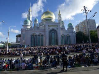 Moskova'da camiler doldu taştı