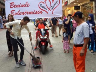 Evlilik teklifine temizlik cezası