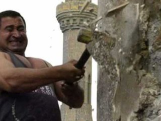 Saddam'ın heykelini yıkan Iraklı konuştu