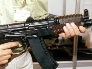 Baba kızını kalaşnikofla taradı!