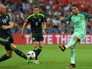 Euro 2016'da ilk finalist Portekiz!