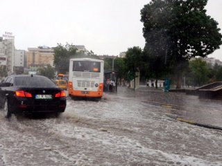 Meteoroloji'den bu illerde yaşayanlara sağanak yağış uyarısı