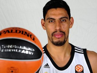 Gustavo Ayon Fener'e yakın