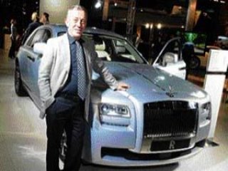 Ali Ağaoğlu'nun Rolls Royce'u pert oldu