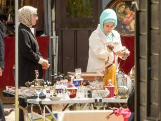 Emine Erdoğan bit pazarına gitmiş