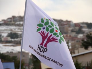 HDP Fransa’ya öyle Türkiye’ye böyle!