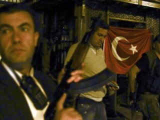 Darbeci teğmeni Bozdağ'ın korumaları yakaladı