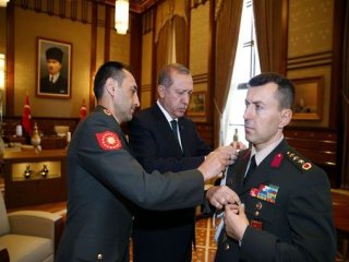 Erdoğan'ın yaverleri o gün bakın ne yapmış!