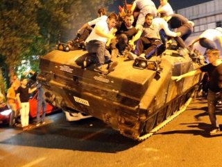 Darbe girişimi sonrası servis edilen yalanlar!