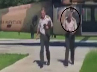 Tümgeneral Mehmet Dişli'nin imza oyunu!