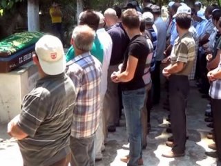 Darbecinin cenazesi camiye alınmadı!