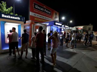 Hangisi daha önemli? Para mı yoksa din, namus, vatan mı?