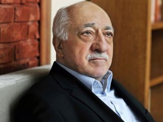 Yozgat'ta FETÖ lideri Fethullah Gülen'in kitaplarını atıp kaçtılar