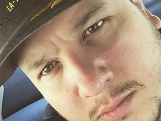 Darbeyi lanetledi, meydanları dolduranları kutladı