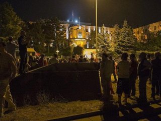 Deniz kuvvetleri Darbe girişimini hasarsız atlattı