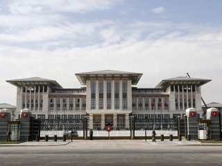 Cumhurbaşkanlığı kulliyesinde büyük hasar