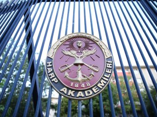 Akademiye FETÖ operasyonu