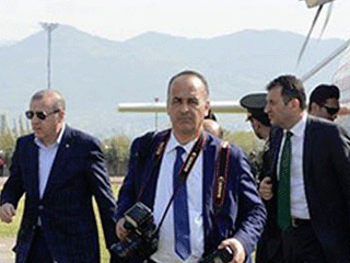 Helikopterde yer kalmayınca eşini ve kızını orada bıraktı