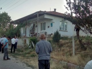 Şizofren dehşeti! Anne ve babasını öldürdü