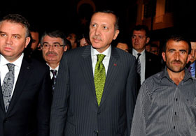 Başbakan Erdoğan Şehit Ailesini Ziyaret Etti