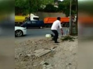 Darbecilerin polisi şehit etme anı!