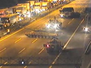 F16 pilotu köprüyü bombalama emri almış