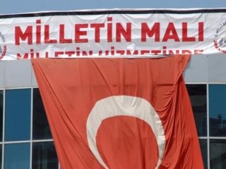 FETÖ'nün okuluna afiş astılar