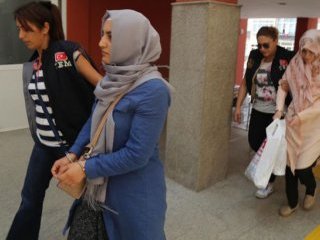 Gülen'in akrabası 'abla' evlerini boşaltırken yakalandı