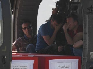 Hakkari'de şehitlerimiz için hazin tören